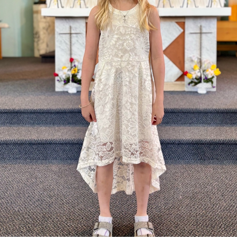 Girls white Lace High-Low Dress size 8